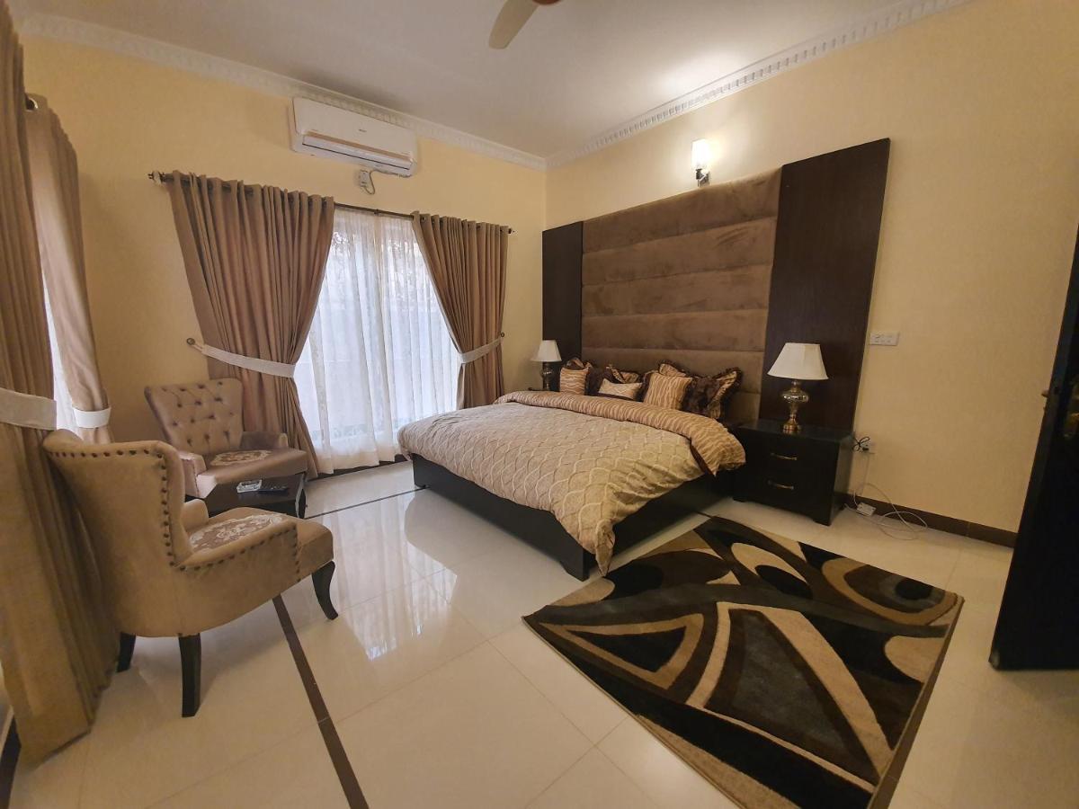 Royal Villa F-10/2 Islamabad Exterior foto